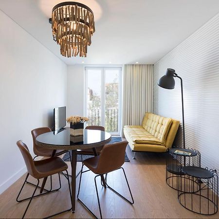Lovelystay - Central Flat W/ Ac & Balcony Porto Exterior foto