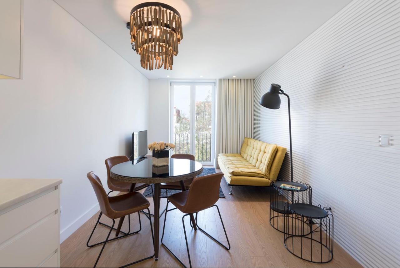 Lovelystay - Central Flat W/ Ac & Balcony Porto Exterior foto