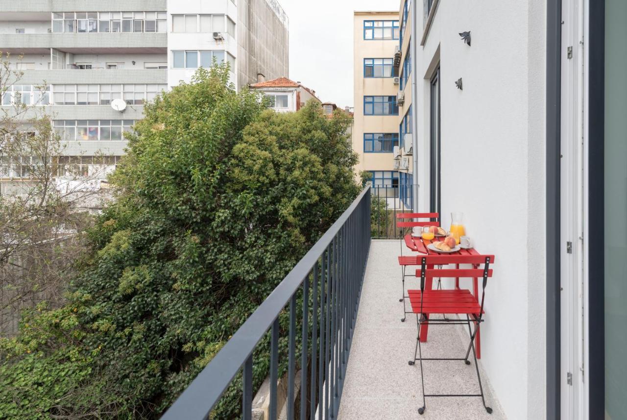 Lovelystay - Central Flat W/ Ac & Balcony Porto Exterior foto