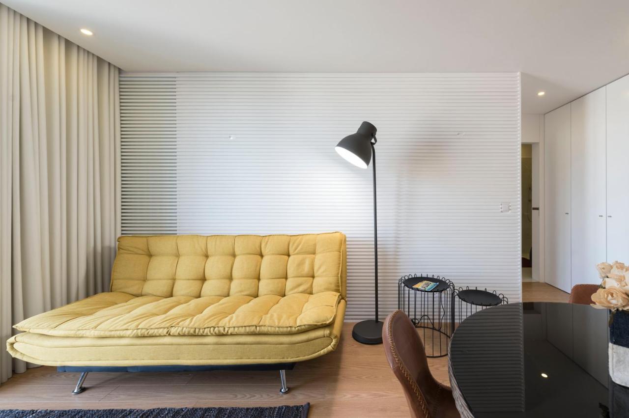 Lovelystay - Central Flat W/ Ac & Balcony Porto Exterior foto